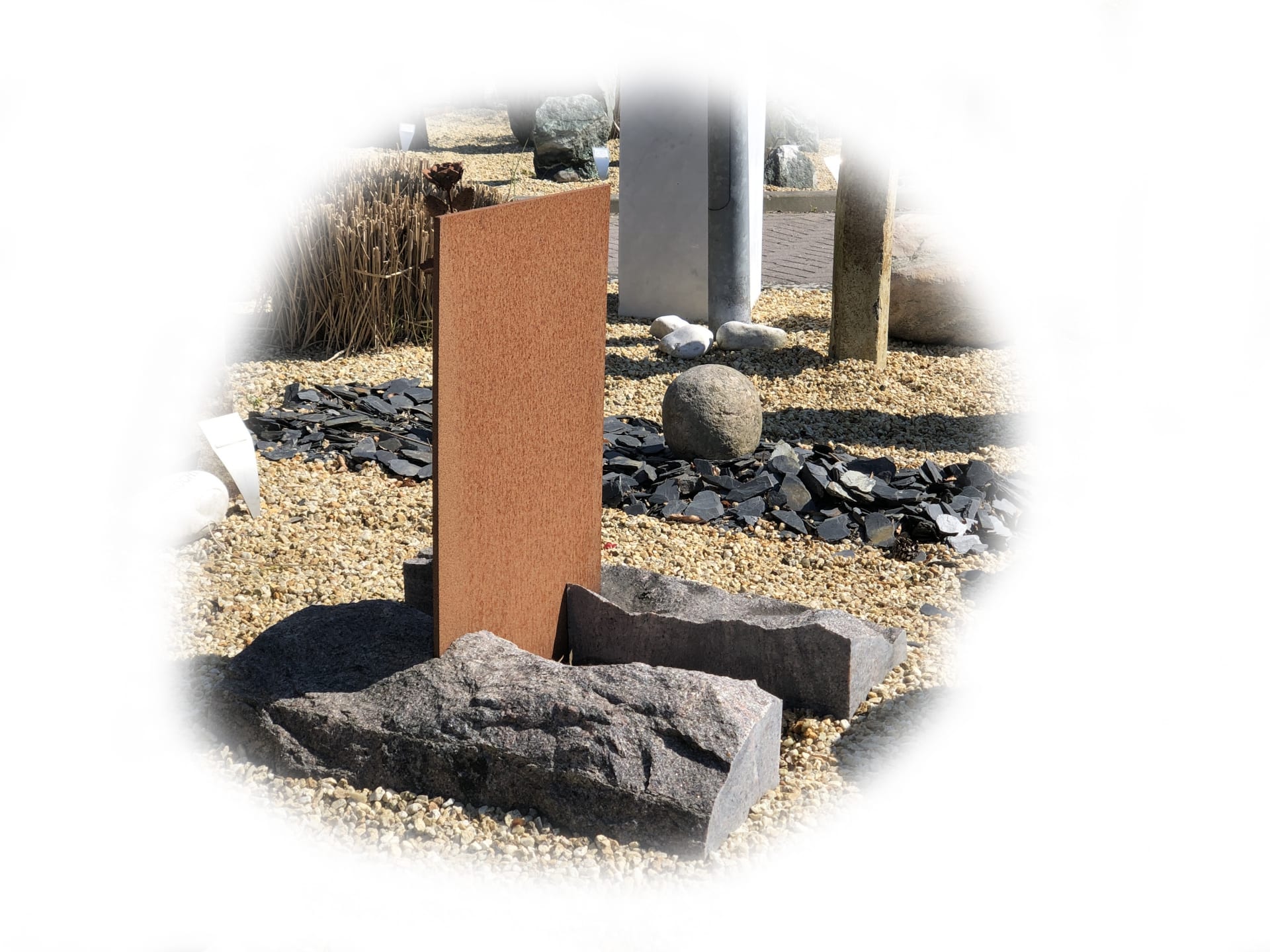 Grafsteen Himalaya met cortenstaal 106