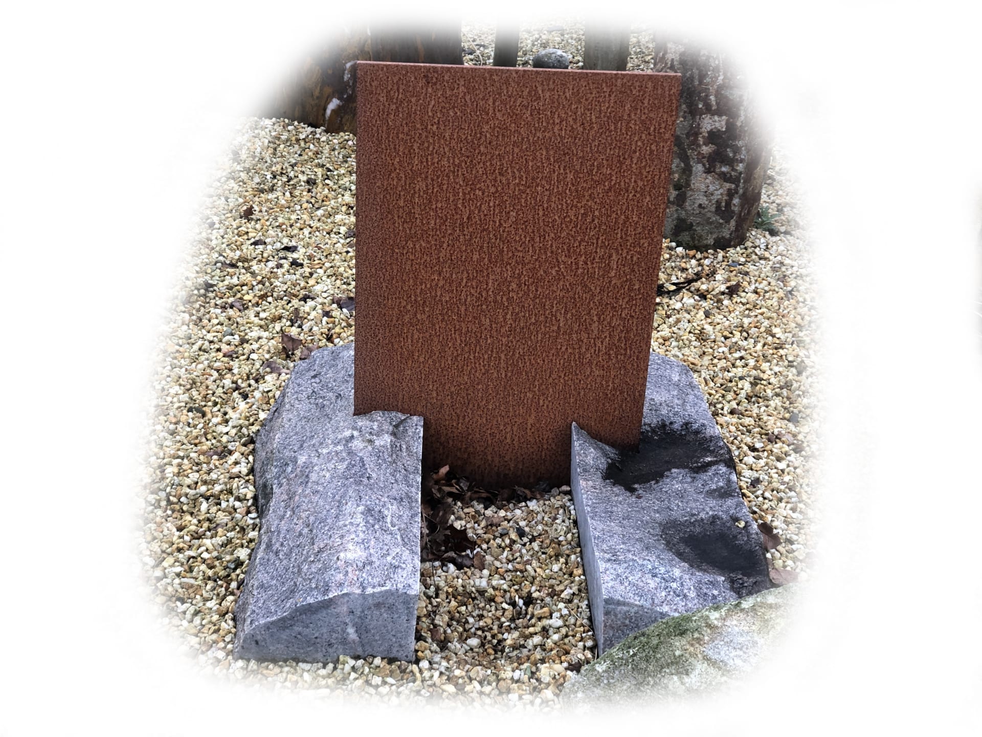 Grafsteen Himalaya met cortenstaal 106