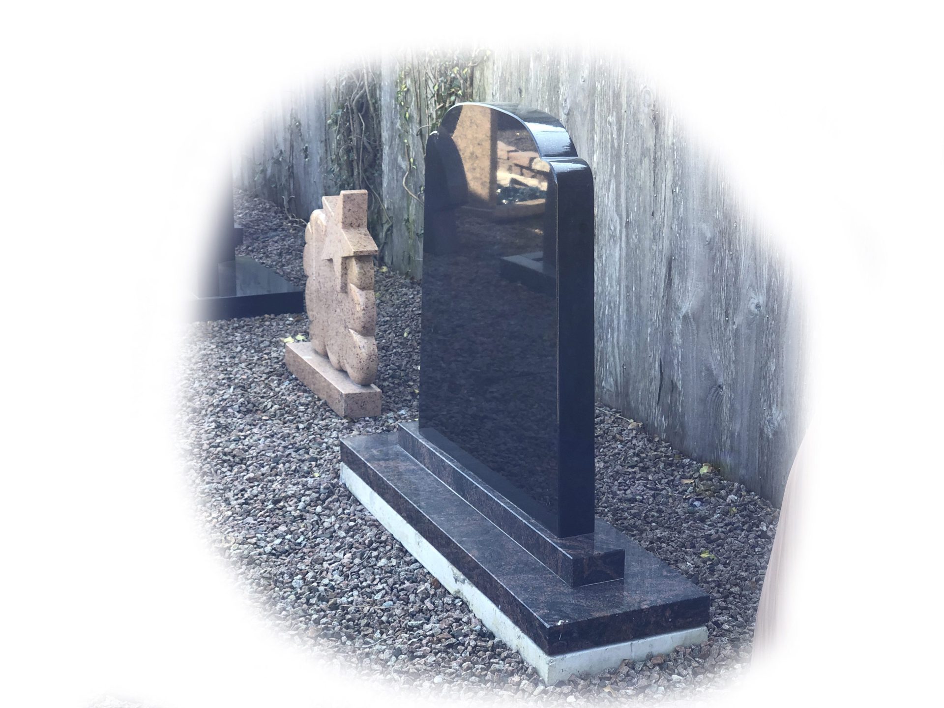 Grafsteen zwart en aurora graniet 106